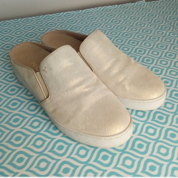 Vionic mules leather slip on 8.5 - Picture 2 of 4